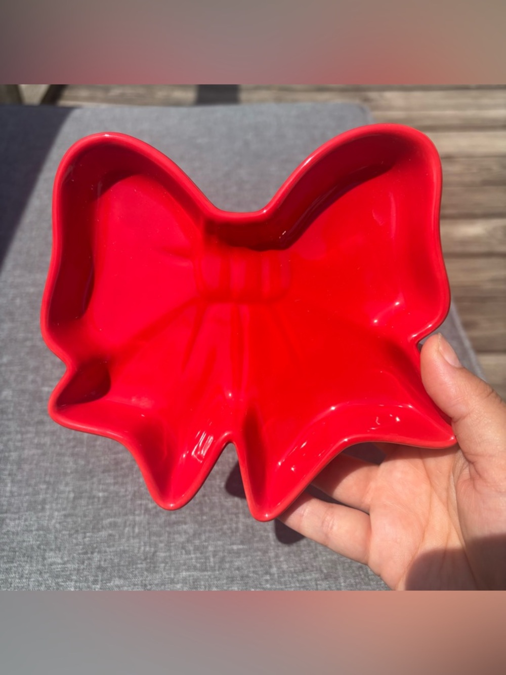 Mini Embossed Bow-Shaped Plate Red Ceramic Valentine Dessert Dish
